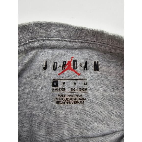 2 Air Jordan Boy's Size 5/6/7 Gray Long Sleeve and Short Sleeve Shirts - Picture 3 of 8